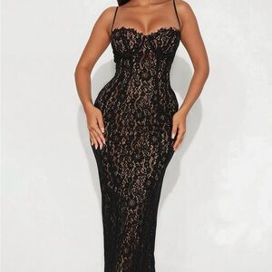 Black Lace Bodycon Maxi Dress